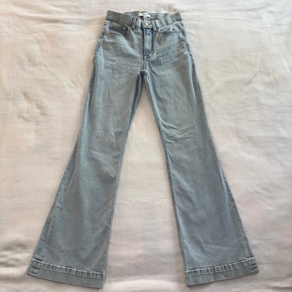 Spanx ReDefine Flare Jeans Light Wash High Rise Denim Style Womens Size 6
